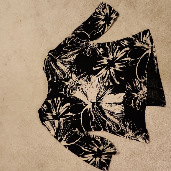 Lane Bryant wrap style top 3/4 sleeves 18/20 black & cream W-541 - Picture 5 of 8